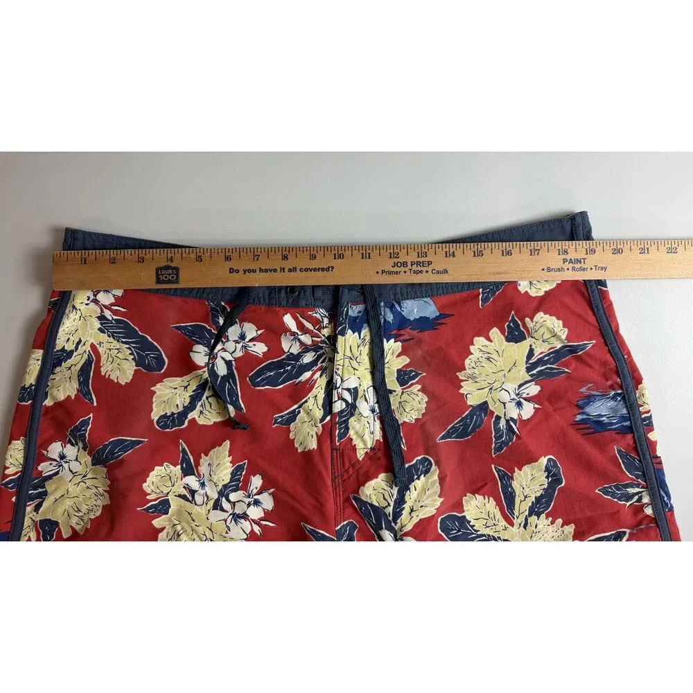 Patagonia Scallop Hem Stretch Wavefarer Boardshorts 18